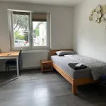 & Monteurzimmer - Free Parking & 24h Check-in * Bielefeld
