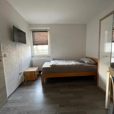 アパート & Monteurzimmer - Free Parking & 24h Check-in