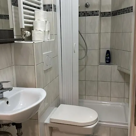 & Monteurzimmer - Free Parking & 24h Check-in Bielefeld