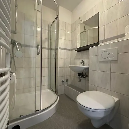 Apartmán & Monteurzimmer - Free Parking & 24h Check-in *