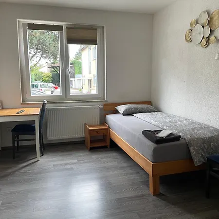 & Monteurzimmer - Free Parking & 24h Check-in * Bielefeld