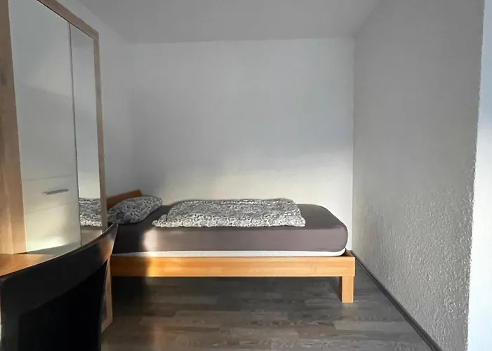 & Monteurzimmer - Free Parking & 24h Check-in