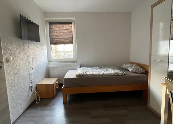 Apartament & Monteurzimmer - Free Parking & 24h Check-in