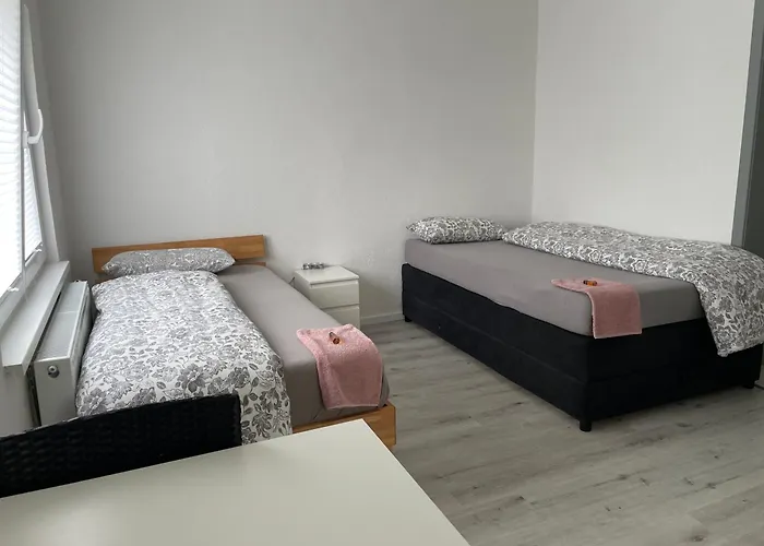 & Monteurzimmer - Free Parking & 24h Check-in Apartament