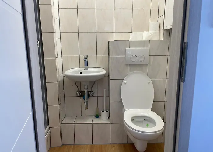 & Monteurzimmer - Free Parking & 24h Check-in