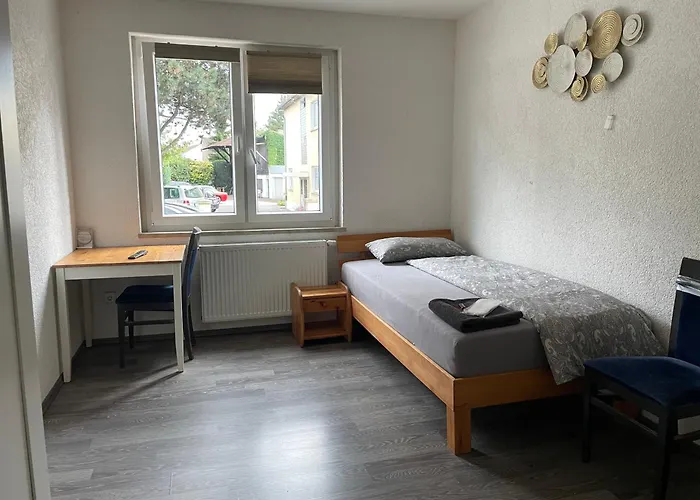 & Monteurzimmer - Free Parking & 24h Check-in * Bielefeld